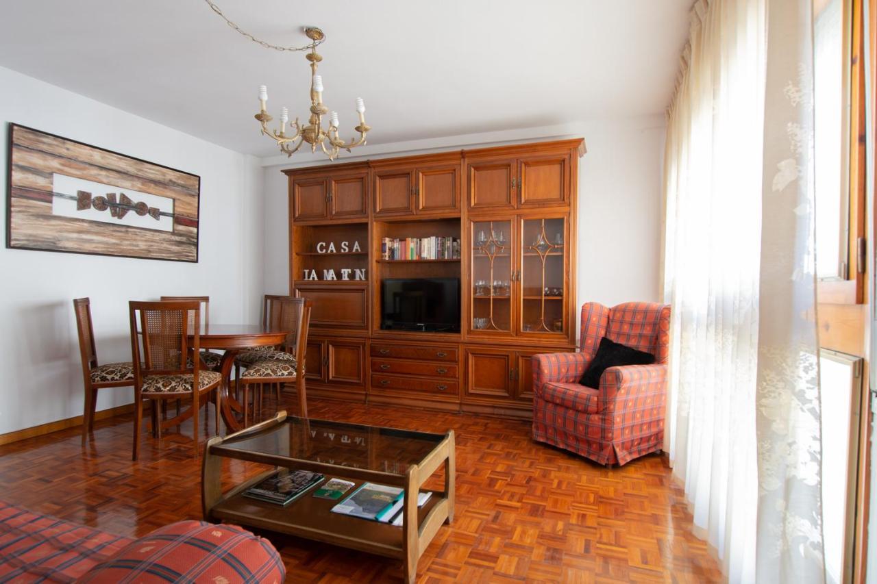 La Martina, Parking Incluido Apartment Jaca Bagian luar foto
